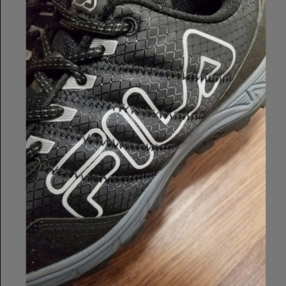 MAKE AN OFFER!! Fila Mens Cool Max  Memory foam Sneakers - Picture 4 of 6